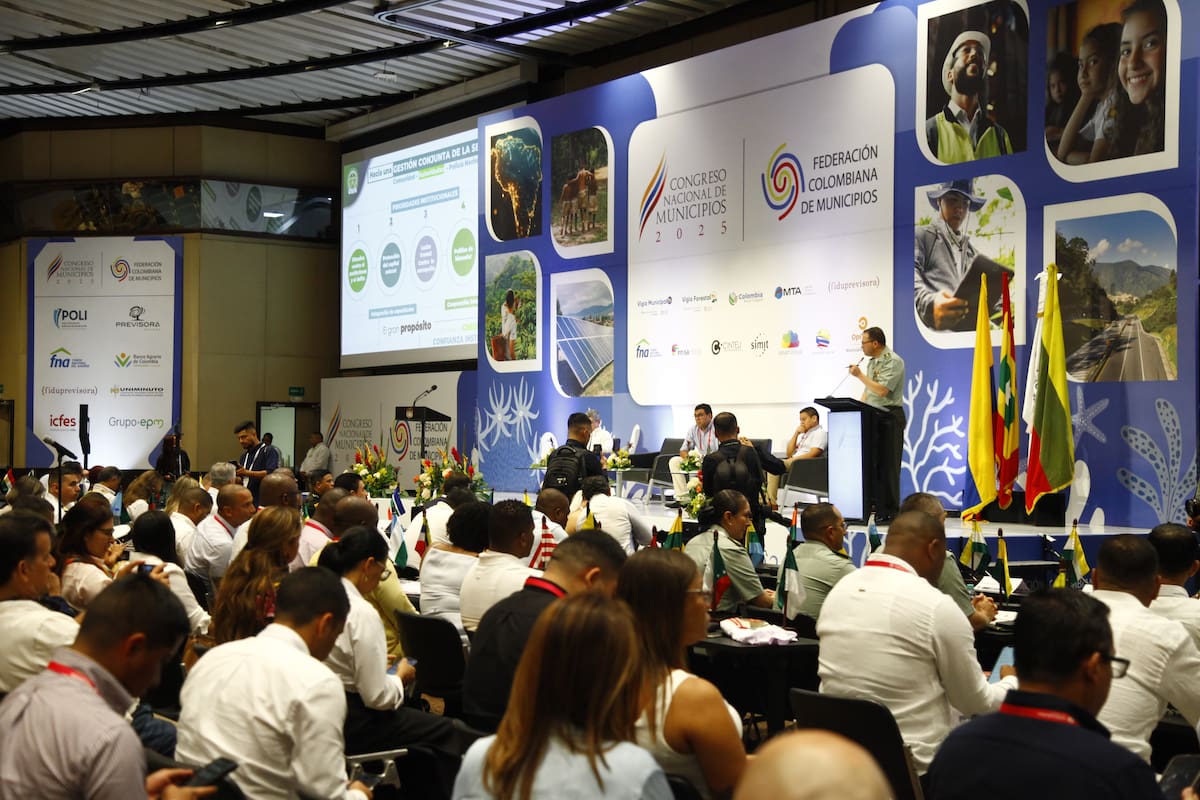 Empezó Congreso de Municipios en Cartagena, Petro participará