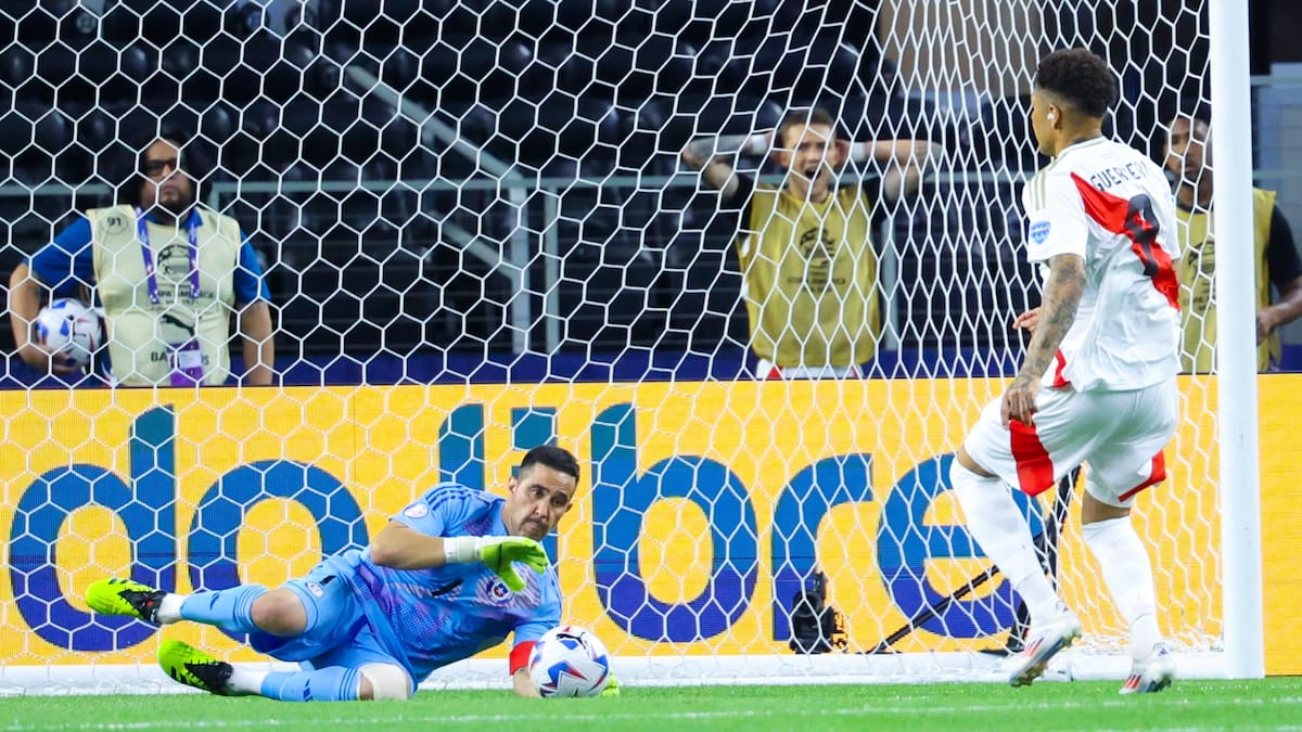 Claudio Bravo ganó dos Copas América con Chile. //EFE