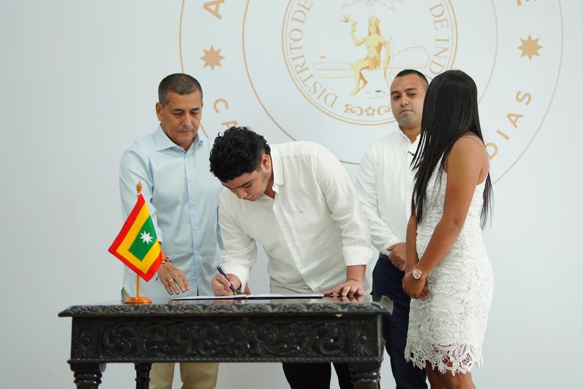 Posesión de Consejos de Juventud. // Foto: cortesía - Alcaldía de Cartagena.
