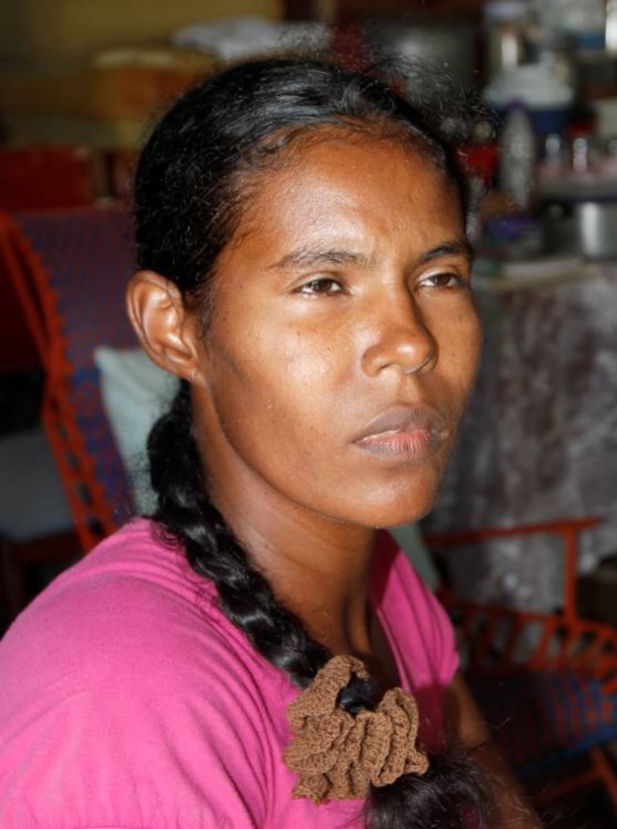 “Estoy contenta porque en la casa donde vivo con mi esposo y mis hijos (de 7, 5, 4, 2 años y un último de 2 meses) se inundaba, ahora ya eso no va a pasar porque van a hacerla más alta”: Yennis Merlano, favorecida con una vivienda. AROLDO MESTRE - EL UNIVERSAL