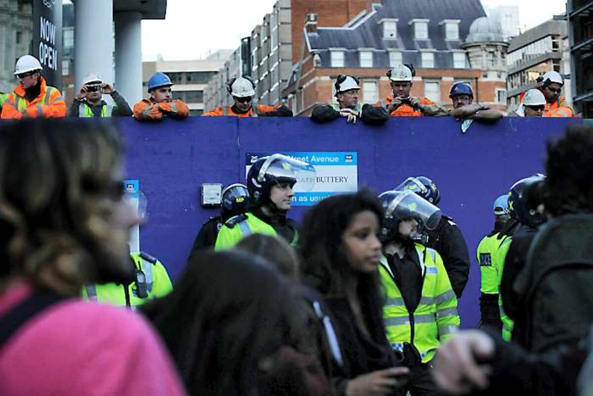 Los estudiantes fueron detenidos por antimotines AP