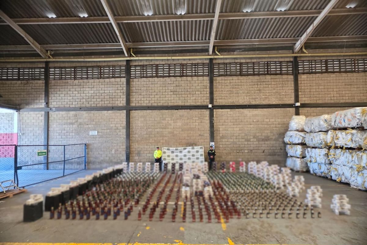Increíble hallazgo: bodega escondía licor y cigarillos de contrabando por $470 millones
