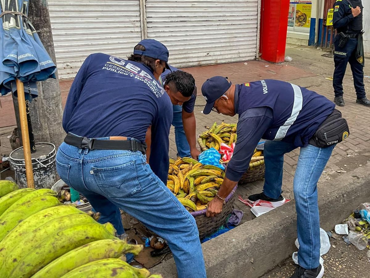 Alcaldía de Cartagena, a través de la Gerencia de Espacio Público y Movilidad, refuerza controles en la Av. Pedro de Heredia. // Foto: cortesía de la Alcaldía de Cartagena.