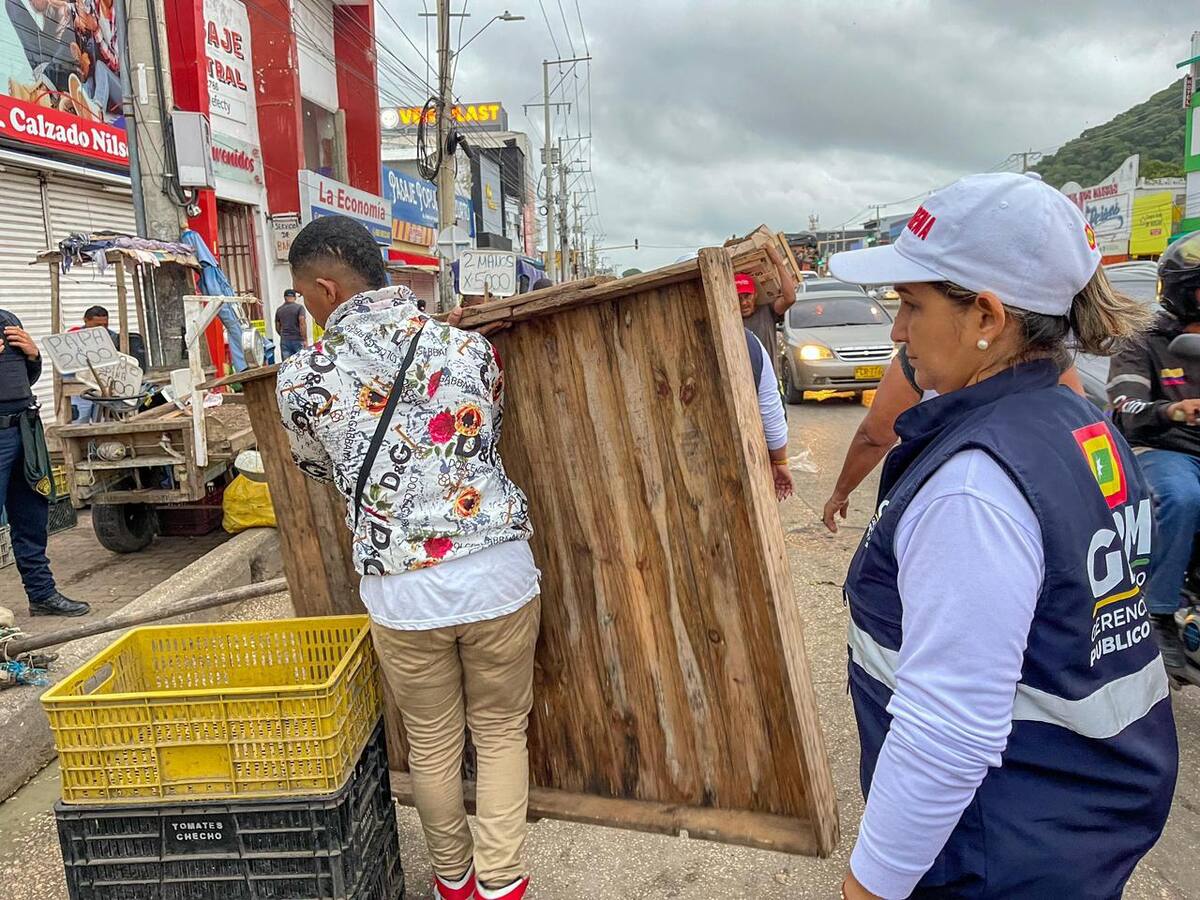 Alcaldía de Cartagena, a través de la Gerencia de Espacio Público y Movilidad, refuerza controles en la Av. Pedro de Heredia. // Foto: cortesía de la Alcaldía de Cartagena.