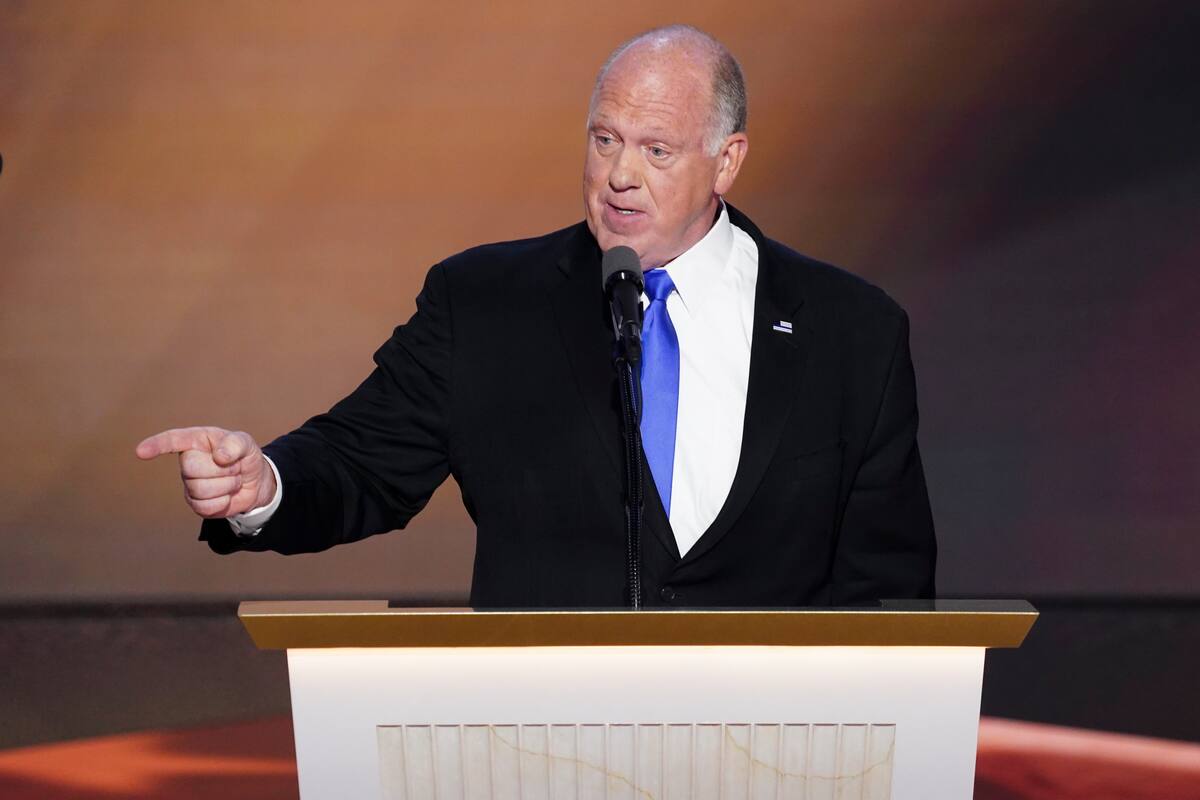 Thomas Homan, exdirector interino de Inmigración y Control de Aduanas, pronuncia un discurso durante el tercer día de la Convención Nacional Republicana (RNC) en el Fiserv Forum en Milwaukee, Wisconsin, EE. UU., el 17 de julio de 2024. EFE/EPA/SHAWN THEW