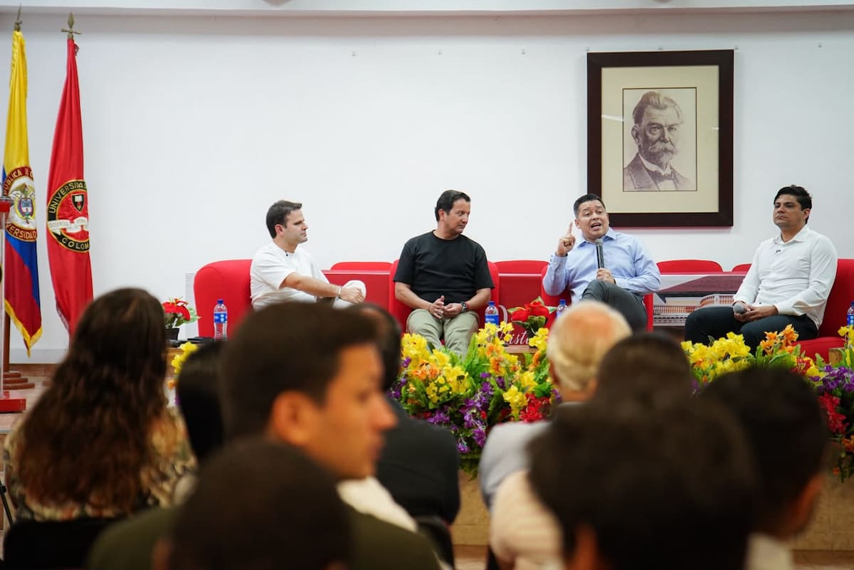 El conversatorio contó con la participación de invitados especiales que compartieron sus perspectivas sobre la inteligencia artificial en distintos ámbitos // Foto: cortesía.