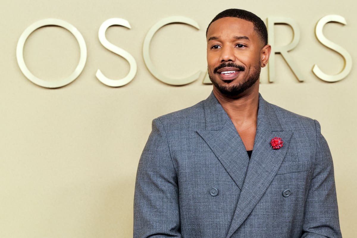 Michael B. Jordan posando a su llegada al almuerzo de los nominados en la 98ª edición de los Premios Óscar en Beverly Hills (EE.UU.). //Foto: EFE.