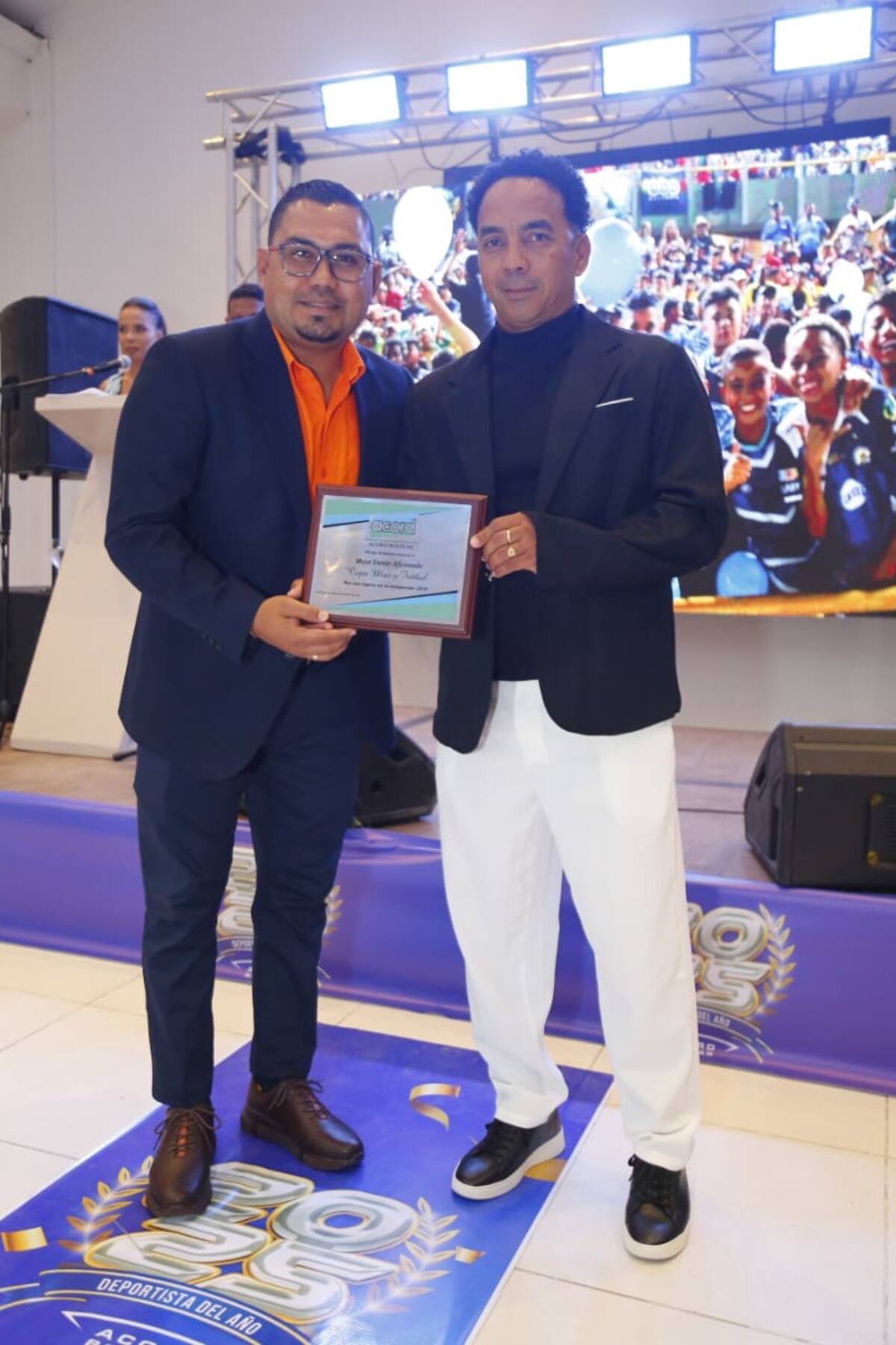 Wilfredo Valle y Henry Calderón, organizadores de la Copa Mar y Fútbol, Mejor Evento Formativo de 2025. //Luis Herrán El Universal