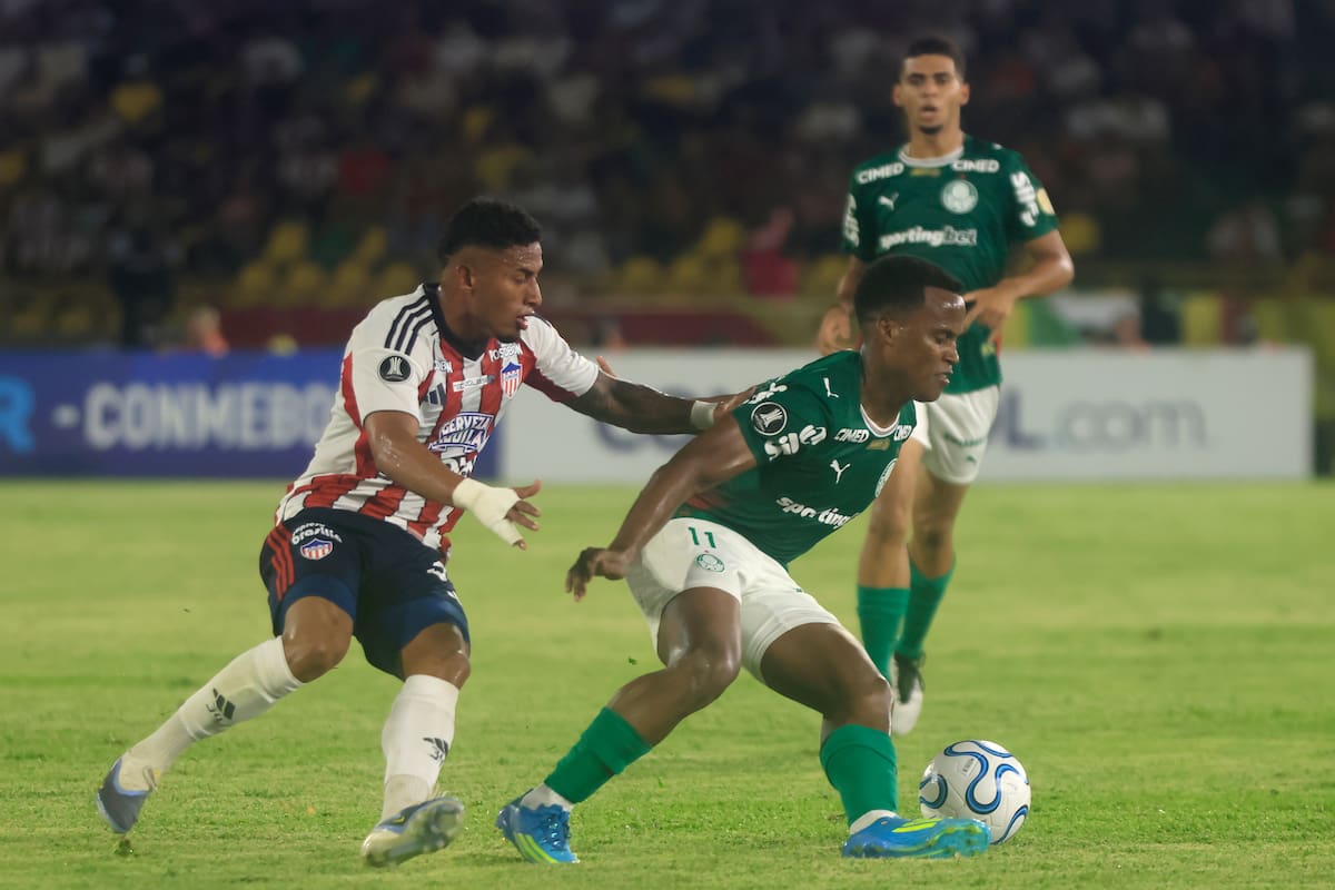 Jhon Arias critica el estado del campo en el Jaime Morón tras empate con Junior