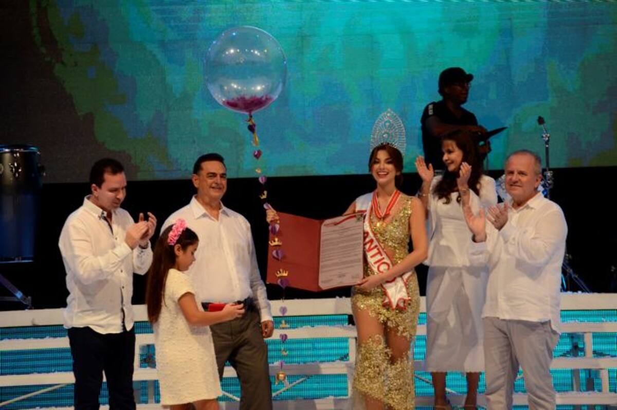Coronación de Martha Martínez como Señorita Atlántico. Jairo Guzmán-Gente Norte Barranquilla