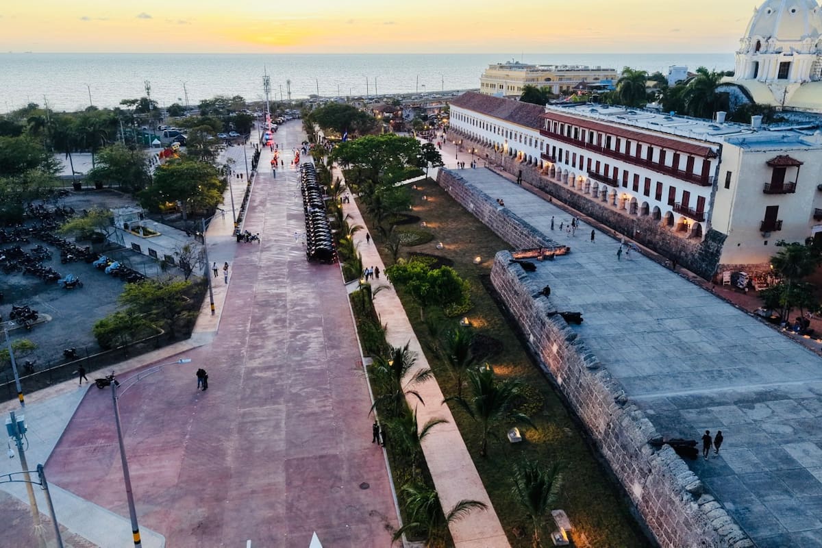¿Qué pasará con los artesanos de la plaza de Armas, en el Corredor Histórico?