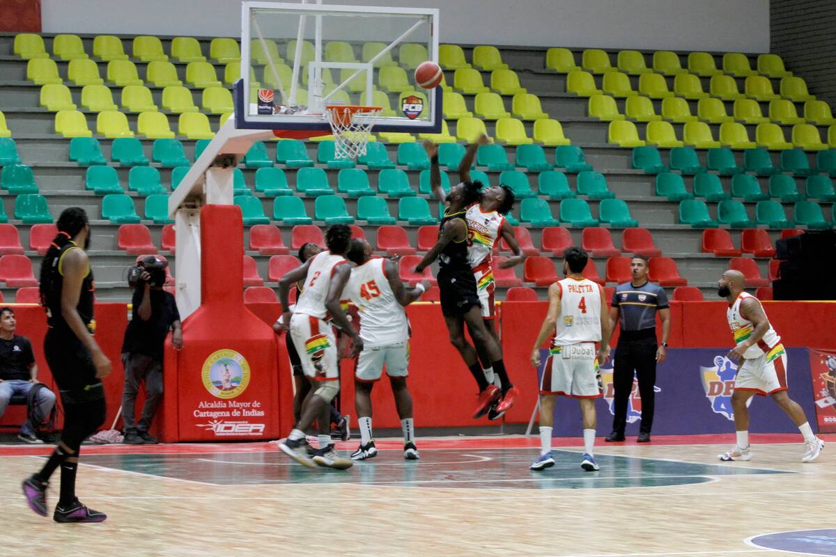 En cancha resbalosa, Caribbean se lleva primera victoria ante Corsarios