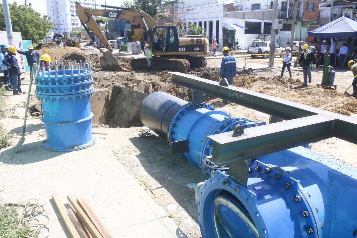 Trabajos de Aguas de Cartagena. // Foto: Julio Castaño - El Universal