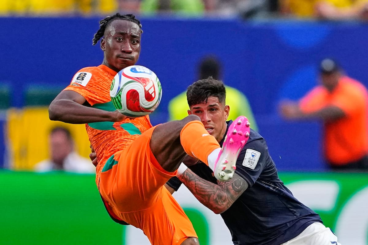 El marfileño Yan Diomande fue el futbolista que más peligro generó en el partido entre Costa de Marfil y Ecuador en el Mundial. //Foto, AP: Petr David Josek
