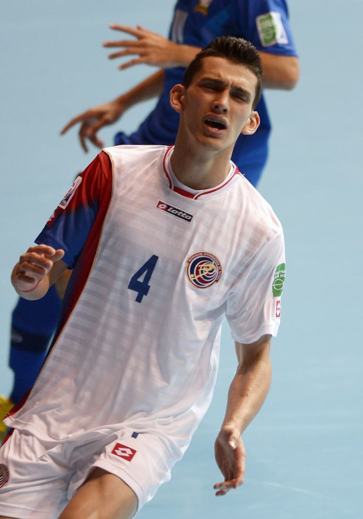 Goles: Costa Rica: Edwin Cubillo (23). Ucrania: Rogachov (6 y 15), Ovsiannikov (16), Sorokin (22 y 31), Pavlenko (28). AFP NICOLAS ASFOURI