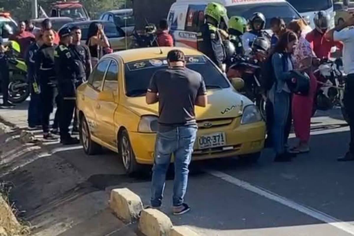 Hombres en moto mataron a balazos a taxista frente al Sena
