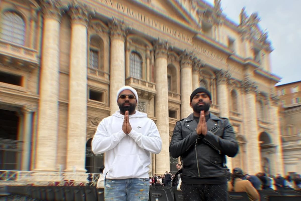 Cris y Ronny visitan el Vaticano y reciben bendición del Papa para su nuevo álbum