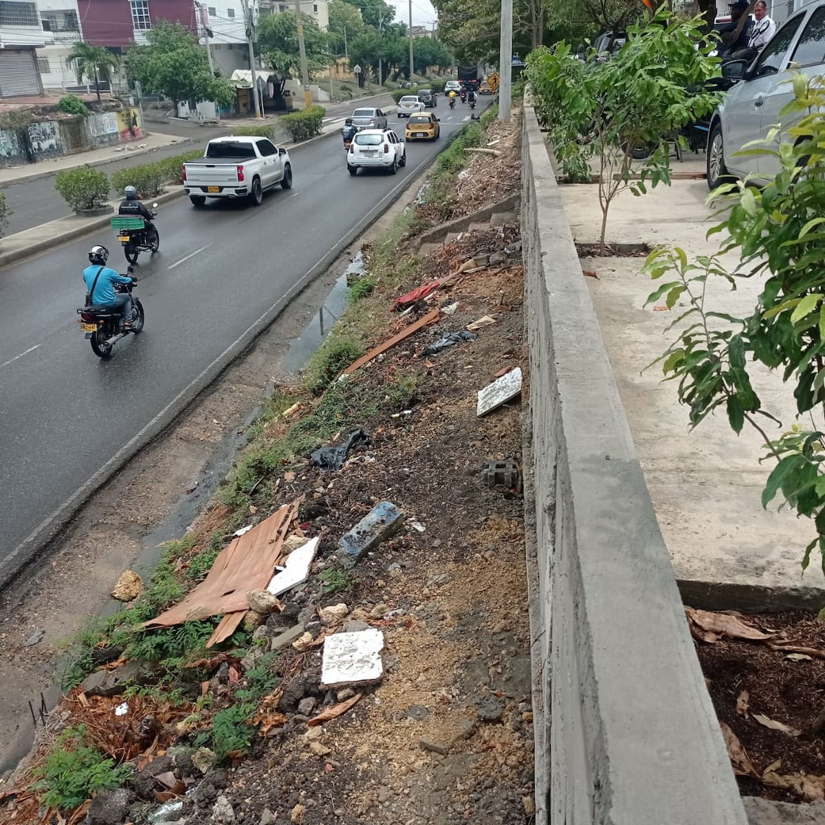 Desde el Distrito señalaron que las obras en la avenida Crisanto Luque fue sin permiso. // Foto: Zenia Valdelamar.