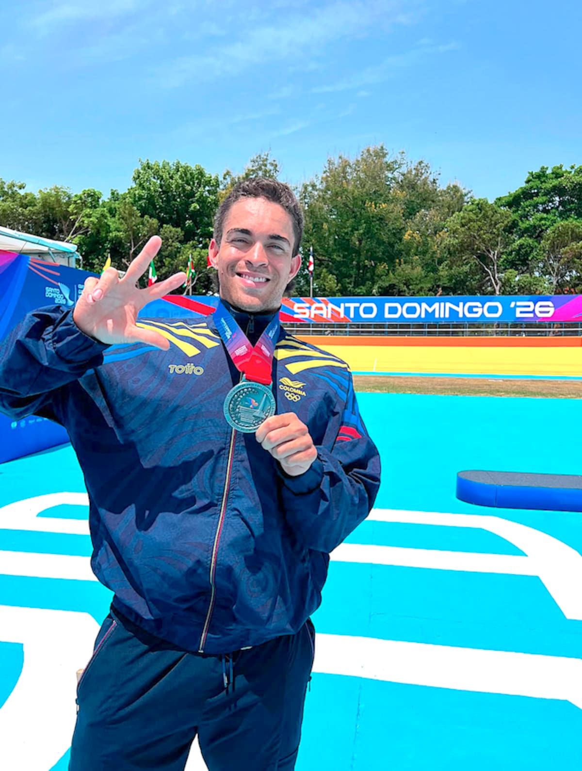 Cristian Ortega Fontalvo, ganó 3 de medallas de plata en ciclismo de pista, velocidad por equipos, velocidad individual y keirin.//Cortesía Indeportes Atlántico.