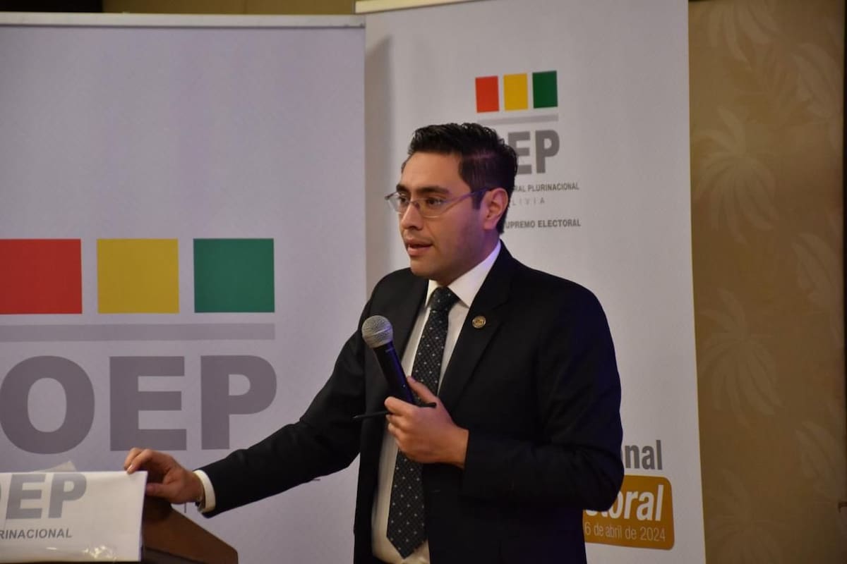 Presidente del CNE alerta por posible confusión en las consultas del 8 de marzo