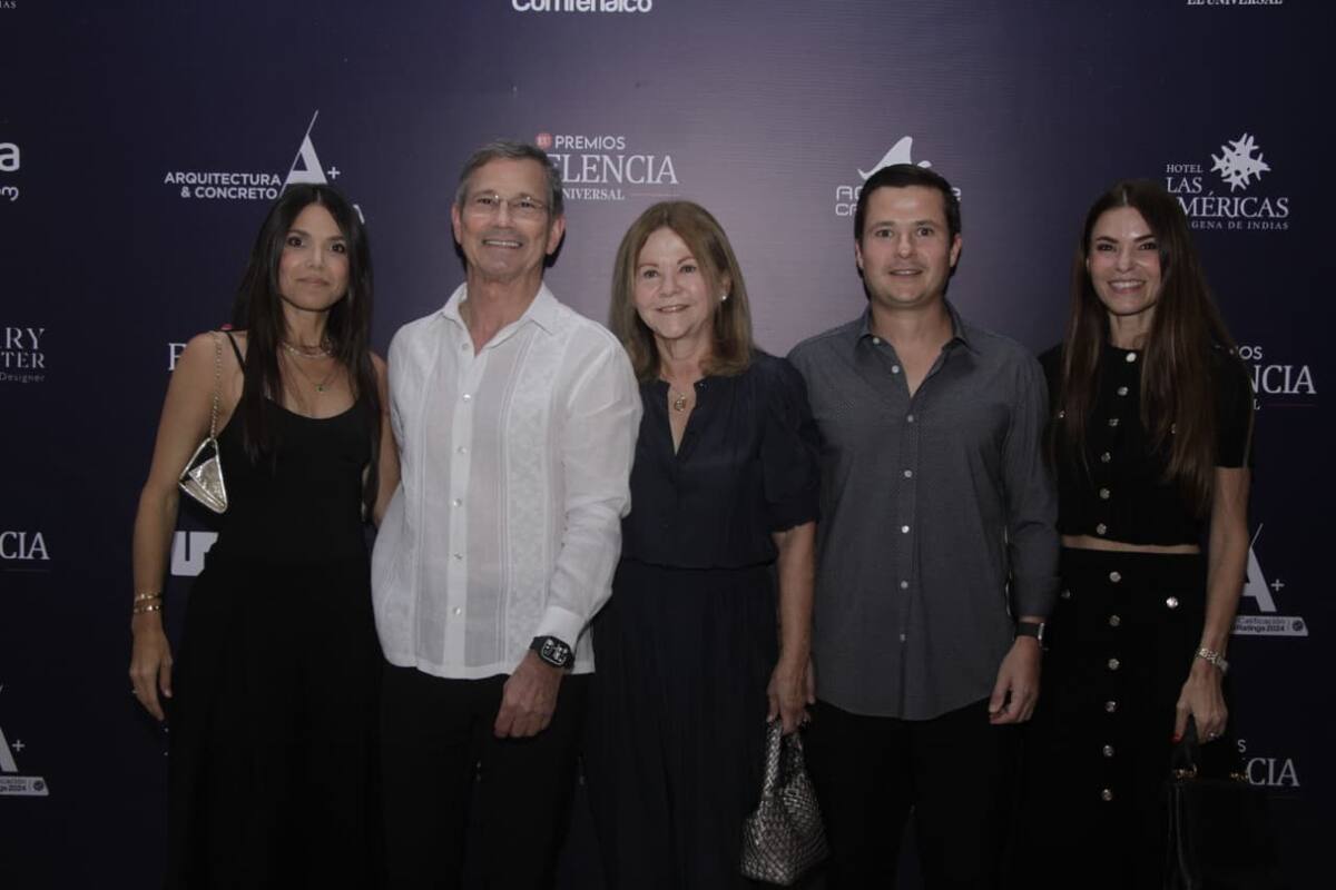 Cristina Araújo, Gerardo Araújo, Gretel de Araújo y Catalina Araújo.