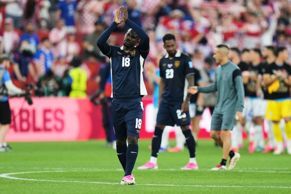 Video: dos jugadores de Panamá casi se van a los puños antes de enfrentar a Inglaterra