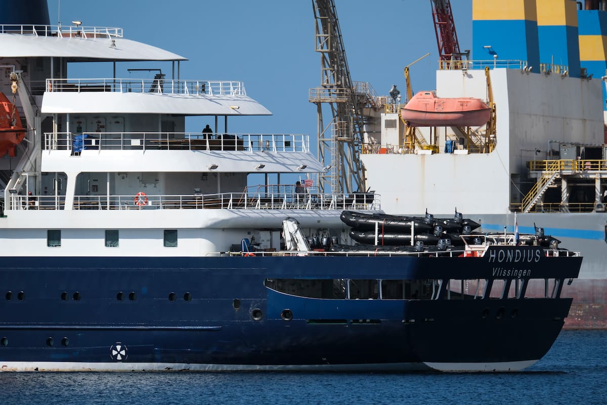 Desembarcan primeros pasajeros del crucero con casos de hantavirus