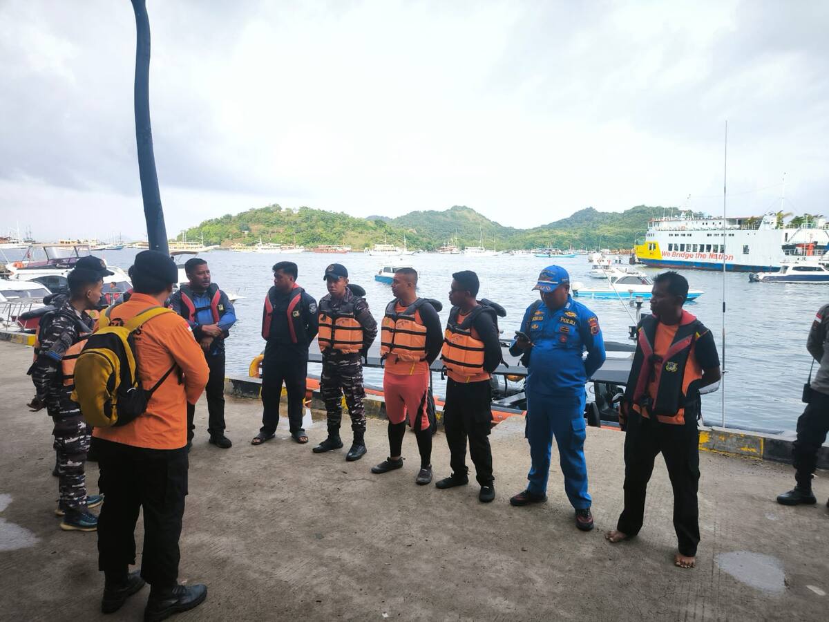 Cuatro españoles desaparecidos tras naufragio de barco turístico en Indonesia. // Foto: EFE/ Servicio De Emergencia De Indonesia.