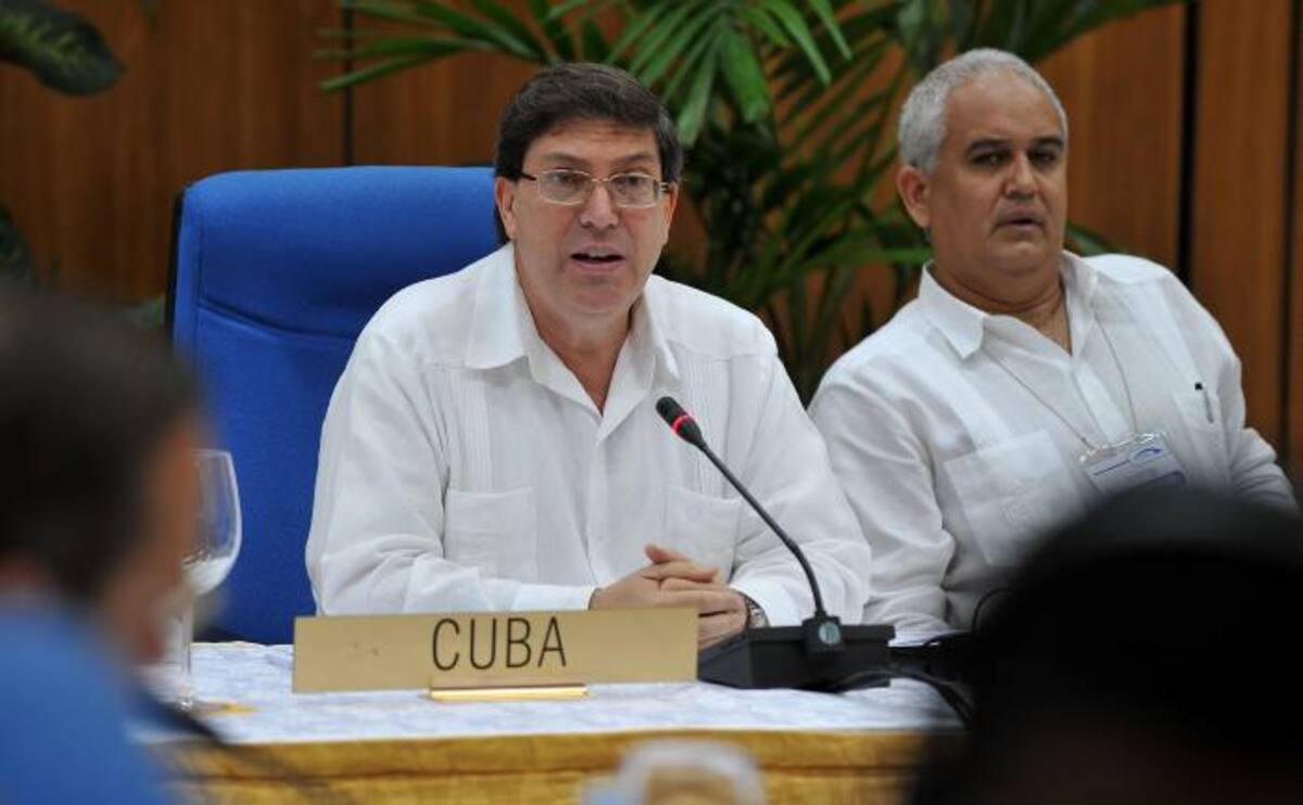 El ministro de relaciones exteriores de Cuba, Bruno Rodríguez (izq.) durante su intervención en la reunión realizada en La Habana. AFP ADALBERTO ROQUE