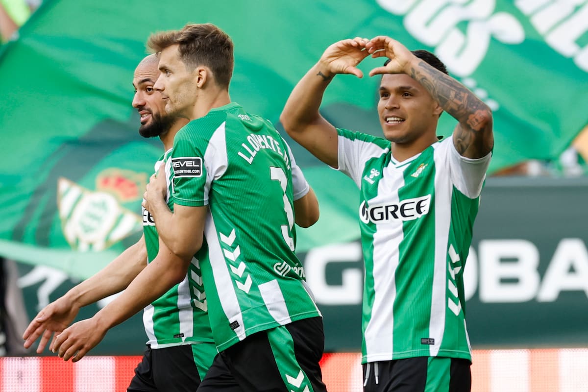 Video: ‘Cucho’ Hernández metió doblete con Real Betis y sueña con el Mundial