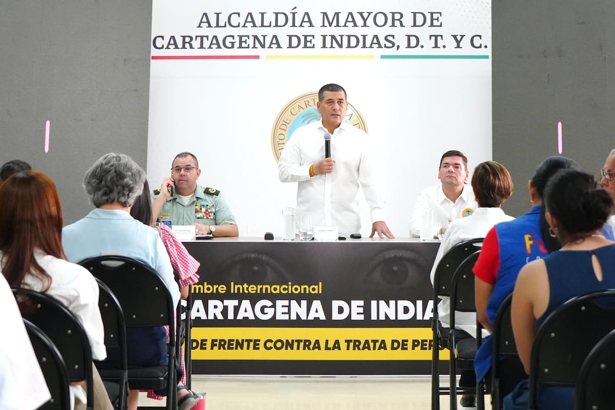 El alcalde Dumek Turbay Paz en el anuncio de la realización de la cumbre internacional de la trata de personas que se realizará en Cartagena. // Cortesía.