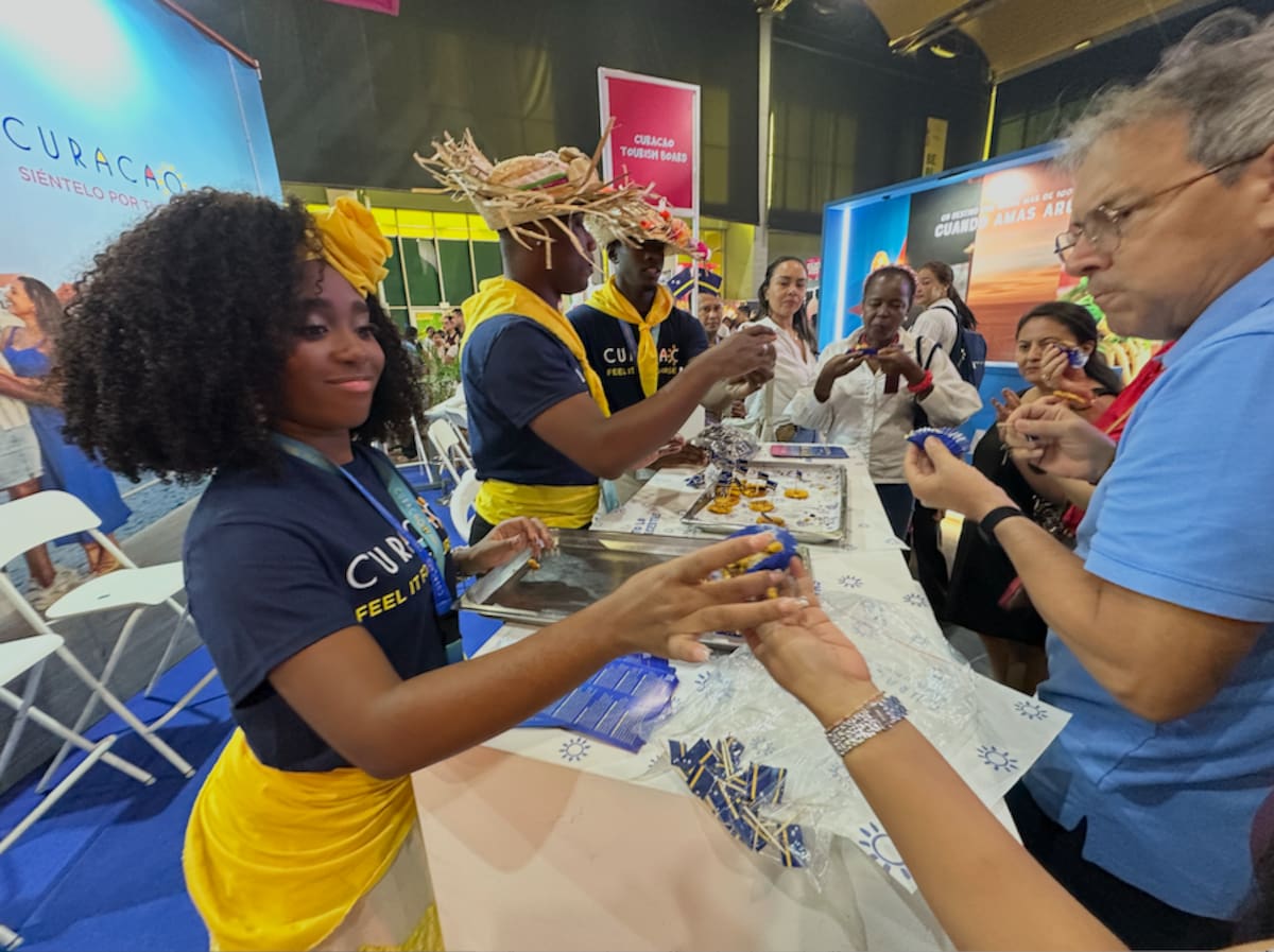 Muchas personas acudieron al stand de Curazao para probar la comida típica de este país que estuvo como invitado en la feria Sabor Barranquilla 2026.//El Universal.