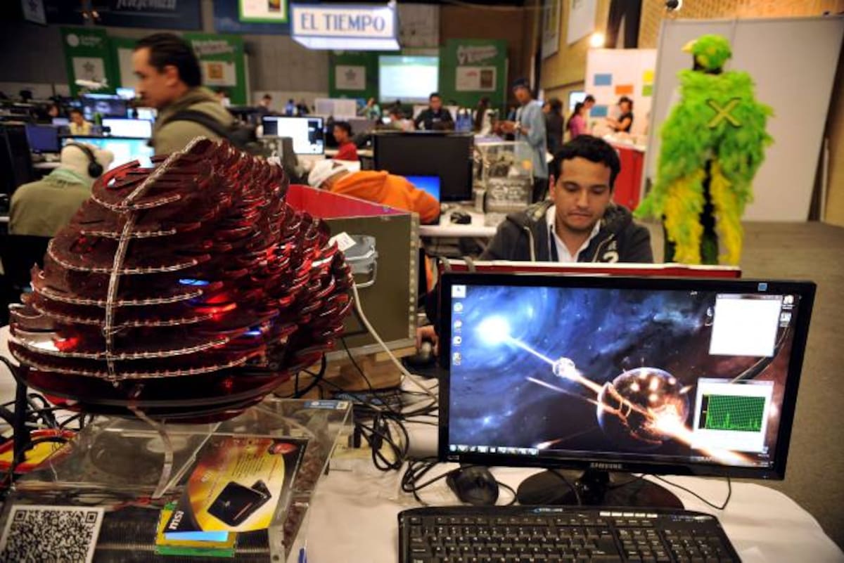 En el Campus Party, como es tradicional, habrá espacio también para los que desconocen cómo navegar en internet o cómo usar las herramientas básicas del cumputador puedan hacerlo sin problemas.