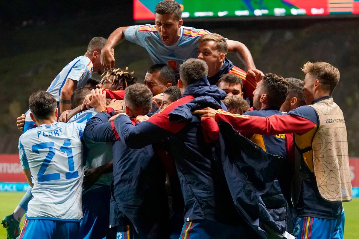 Si no los hacen, te los hacen, España elimina a Portugal