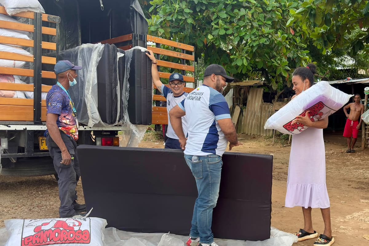 Gobernación de Bolívar entrega ayudas a familias afectadas por inundaciones en Turbaco