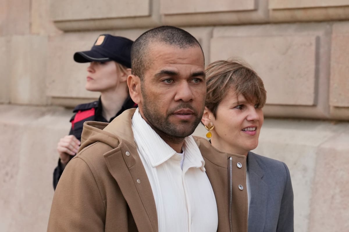 Video: la multitudinaria prédica de Dani Alves en el estadio de Atlético de Madrid