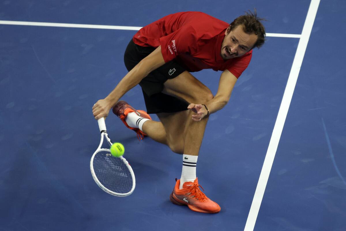 El ruso Daniil Medvedev durante la semifinal del Abierto de China que perdió ante el español Carlos Alcaraz. //EFE