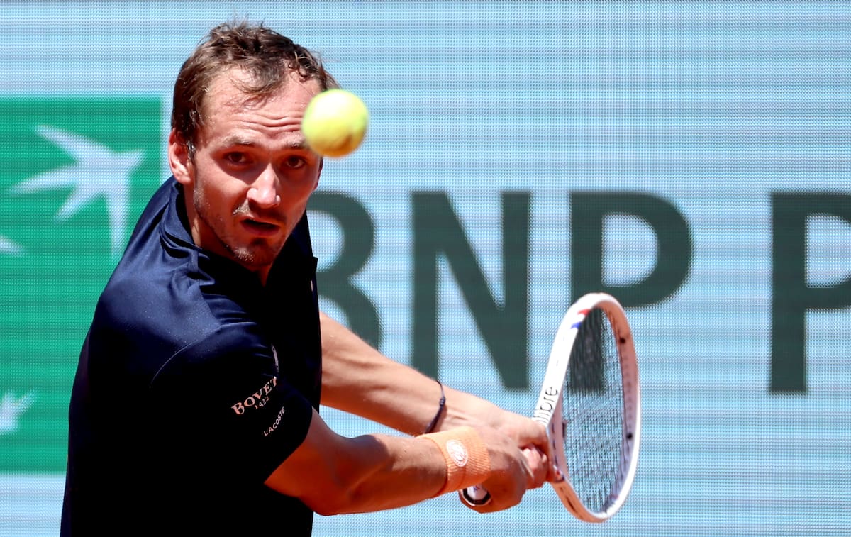 El ruso Daniil Medvedev volvió a caer en primera ronda del Roland Garros. //Foto, EFE: CHRISTOPHE PETIT TESSON