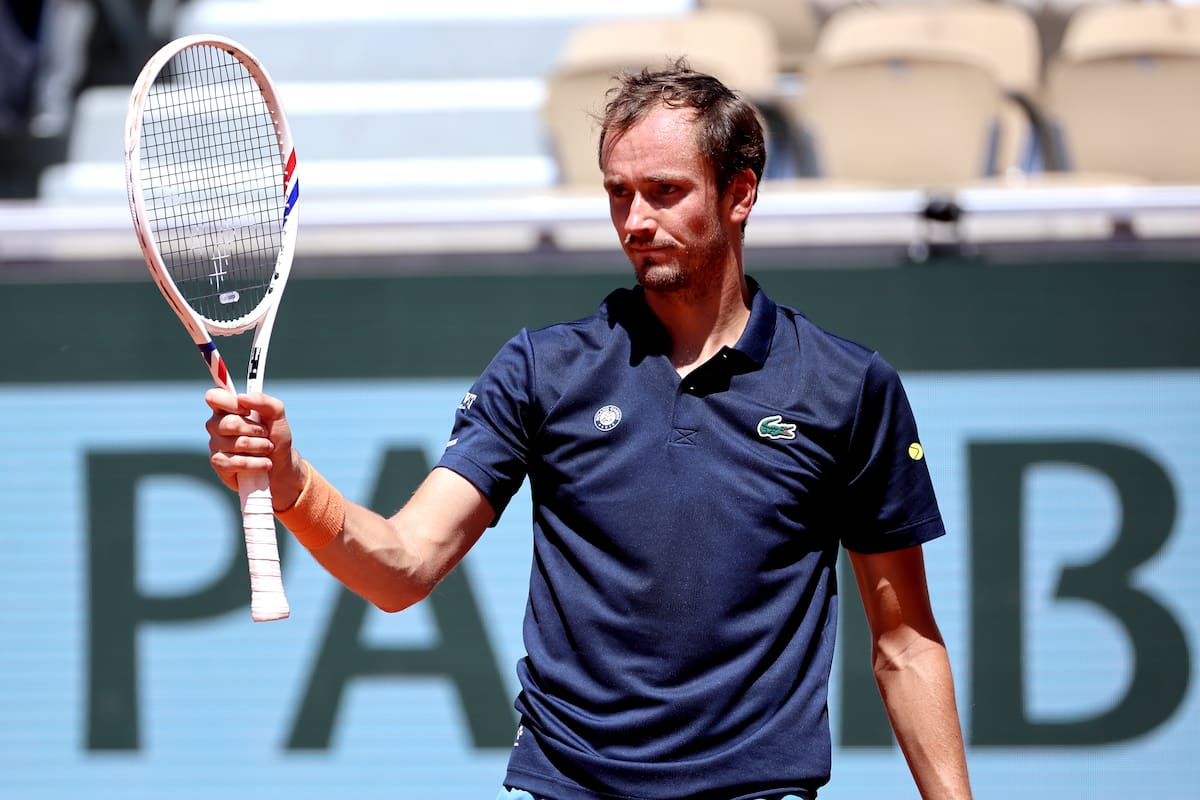 97 del mundo sorprendió en Roland Garros y eliminó a Daniil Medvedev