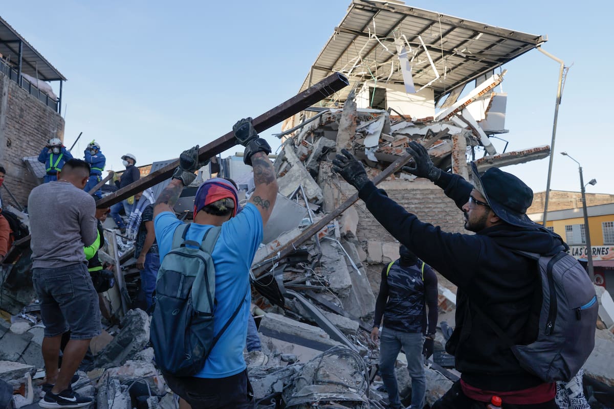 Nueva réplica sacude a Cali tras terremoto de 7,4: piden evacuar edificios