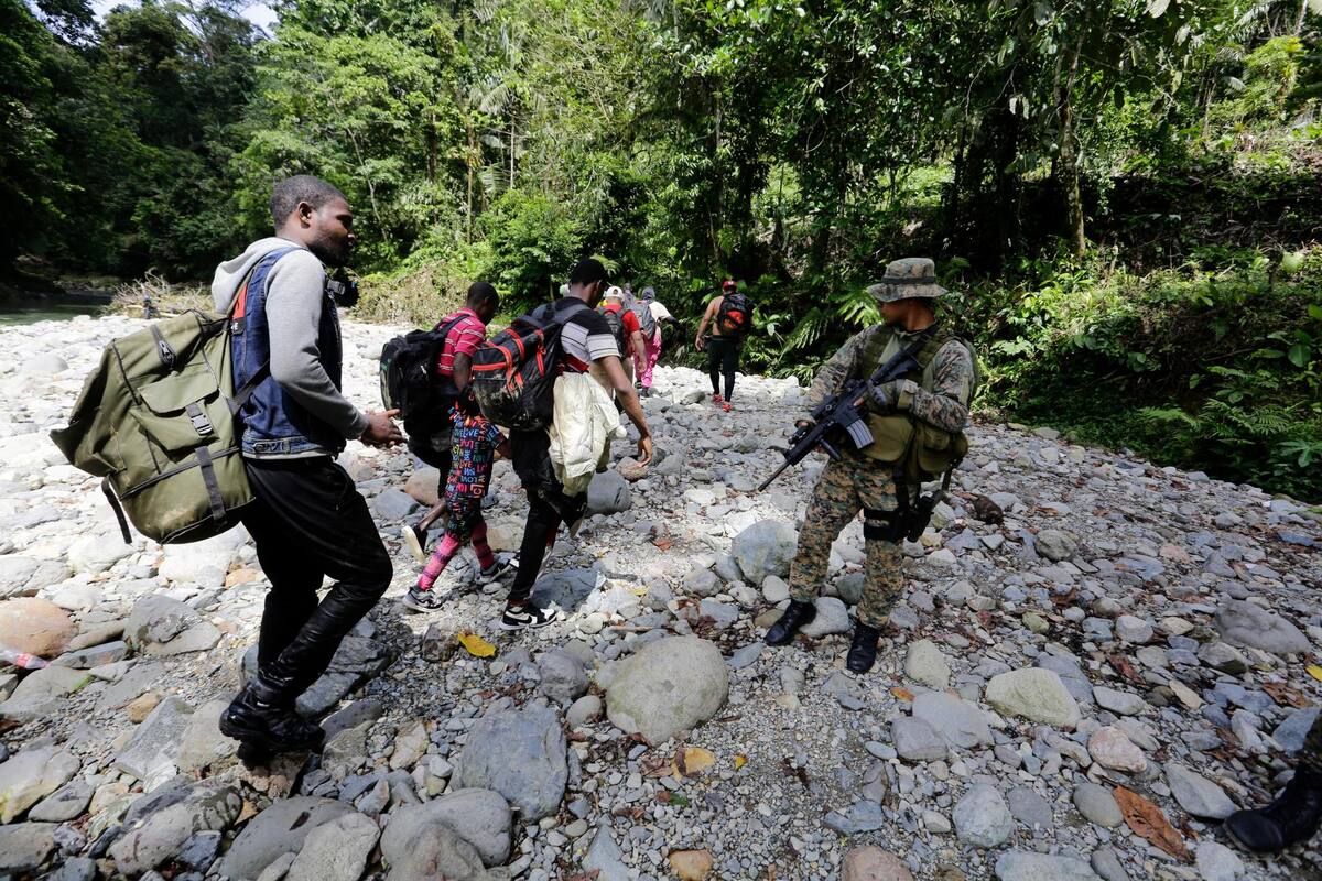 Los presidentes de Panamá y Colombia hablaron “sobre migración irregular para un flujo ordenado y seguro por” los límites de ambos países, dijo un comunicado oficial sin más precisiones. EFE/VANGUARDIA