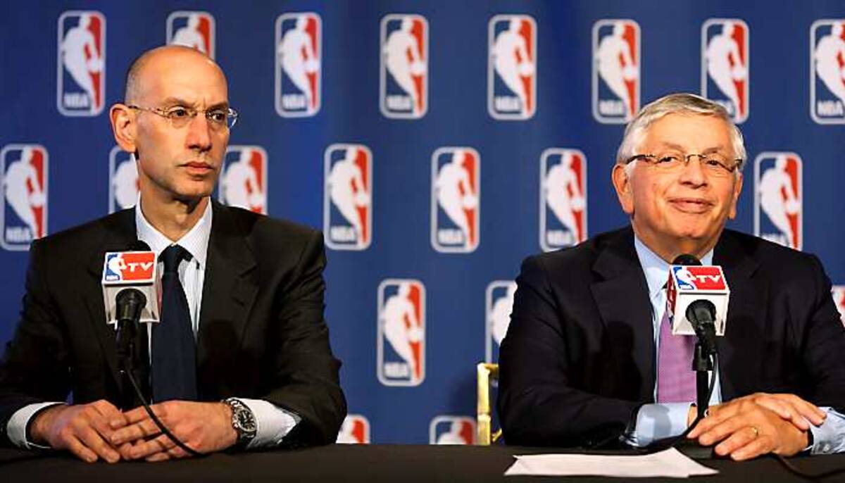 Adam Silver, subcomisionado de la NBA junto al comisionado David Stern. AP John Minchillo