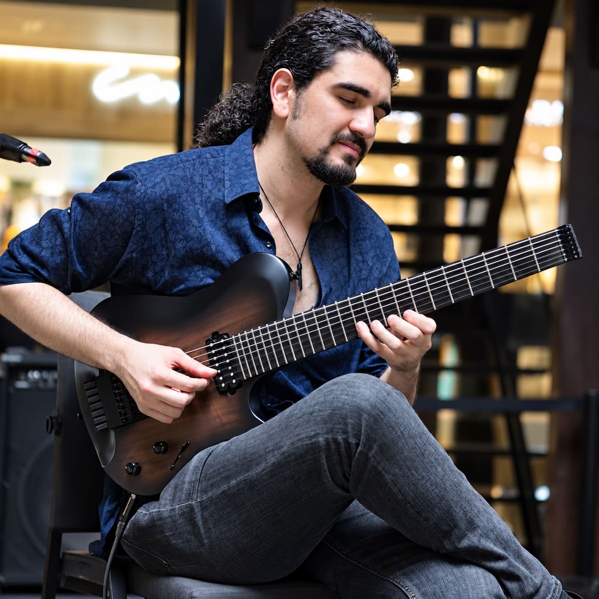 Juan Dhas, su propuesta combina un lenguaje jazzístico elegante e intenso, con composiciones propias que han recibido reconocimiento internacional.