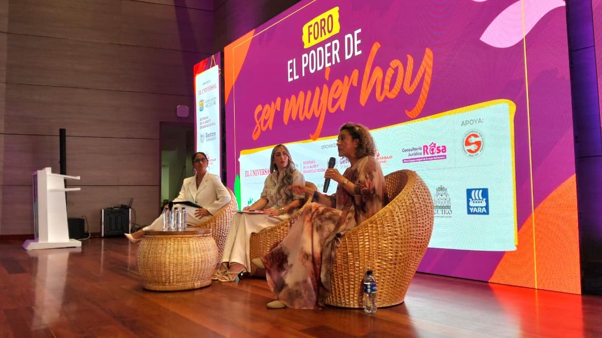 De izquierda a derecha: Vanessa Quintana, jefe del Programa de Derecho de la Universidad del Sinú – Seccional Cartagena; Melissa Franco, abogada experta en equidad de género y Jineth Bedoya Lima , periodista, escritora y activista.