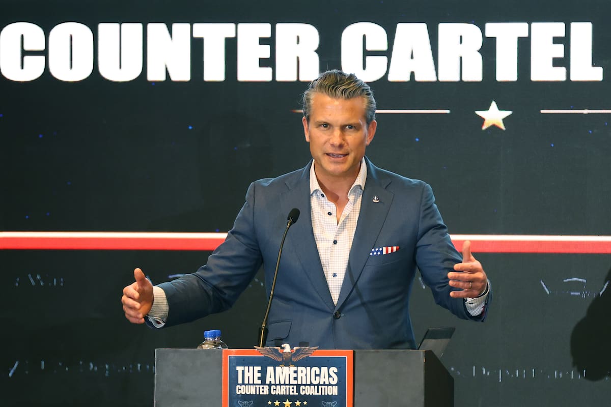 El secretario de Guerra de EE.UU., Pete Hegseth, fue captado este 12 de agosto, al intervenir en la reunión de la Coalición Contra los Carteles de las Américas (A3C), que reúne a jefes de fuerzas de seguridad de diecinueve países del continente, en Ciudad de Panamá (Panamá). // Foto: EFE/Carlos Lemos.