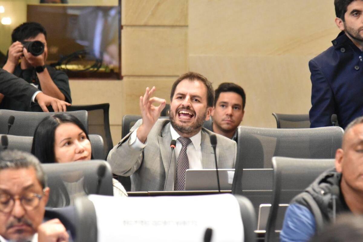 Dura arremetida del presidente Petro a opositores de la pensional