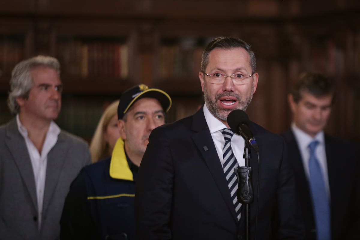 Bogotá. Agosto 13 de 2026. El presidente Abelardo de la Espriella ofreció una declaración a medios de comunicación junto al director de la Unidad Nacional para la Gestión del Riesgo de Desastres Santiago Tamayo y el ministro de Vivienda, Jaime Andrés Beltrán. Durante el encuentro, entregaron un balance sobre las personas afectadas y las acciones de respuesta ante la emergencia. // (Colprensa - Cristian Bayona).