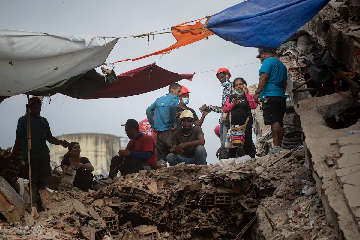 Gobierno anuncia plan de tres fases para reconstruir zonas afectadas por el terremoto