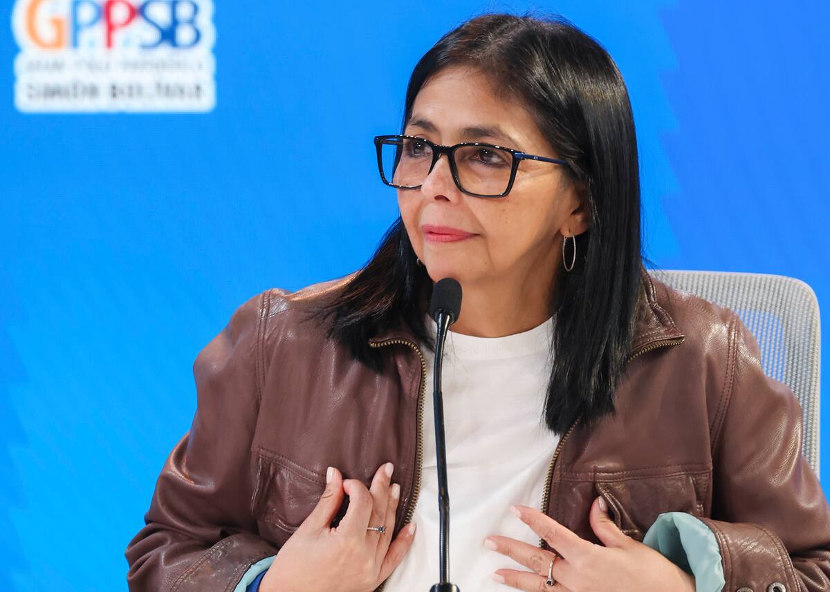 Fotografía cedida por el Palacio de Miraflores que muestra a la presidenta encargada de Venezuela, Delcy Rodríguez, en un acto de gobierno, en Caracas (Venezuela). // Foto: EFE/ Palacio de Miraflores.