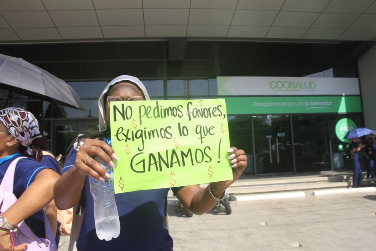 Trabajadores de Coosalud en Cartagena denuncian retrasos en el pago de salarios